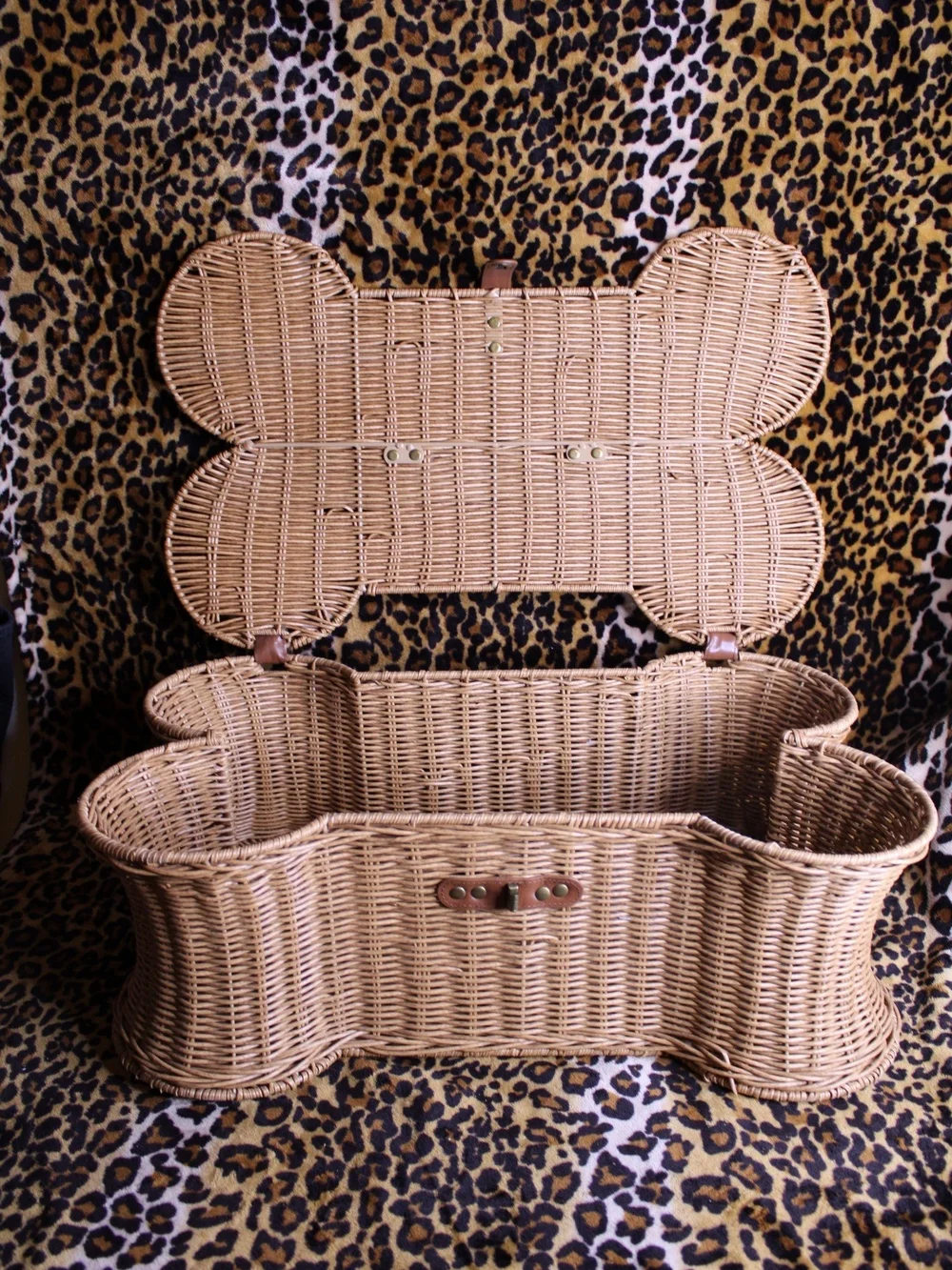 Wicker Bone-Shaped Pet Basket - Natural Rattan